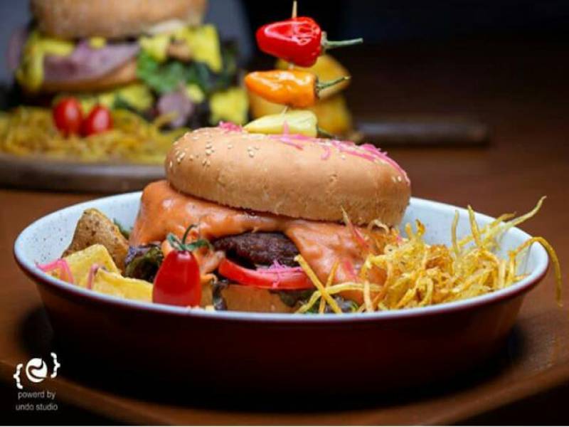 کافه دامونا اصفهان